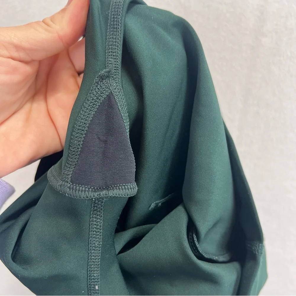 ALO Yoga Sequence Reflective Leggings in Forest Green - Picture 9 of 9